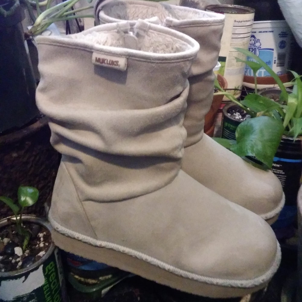 Muk Luks Women's Beige Winter Boots - Picture 2 of 15